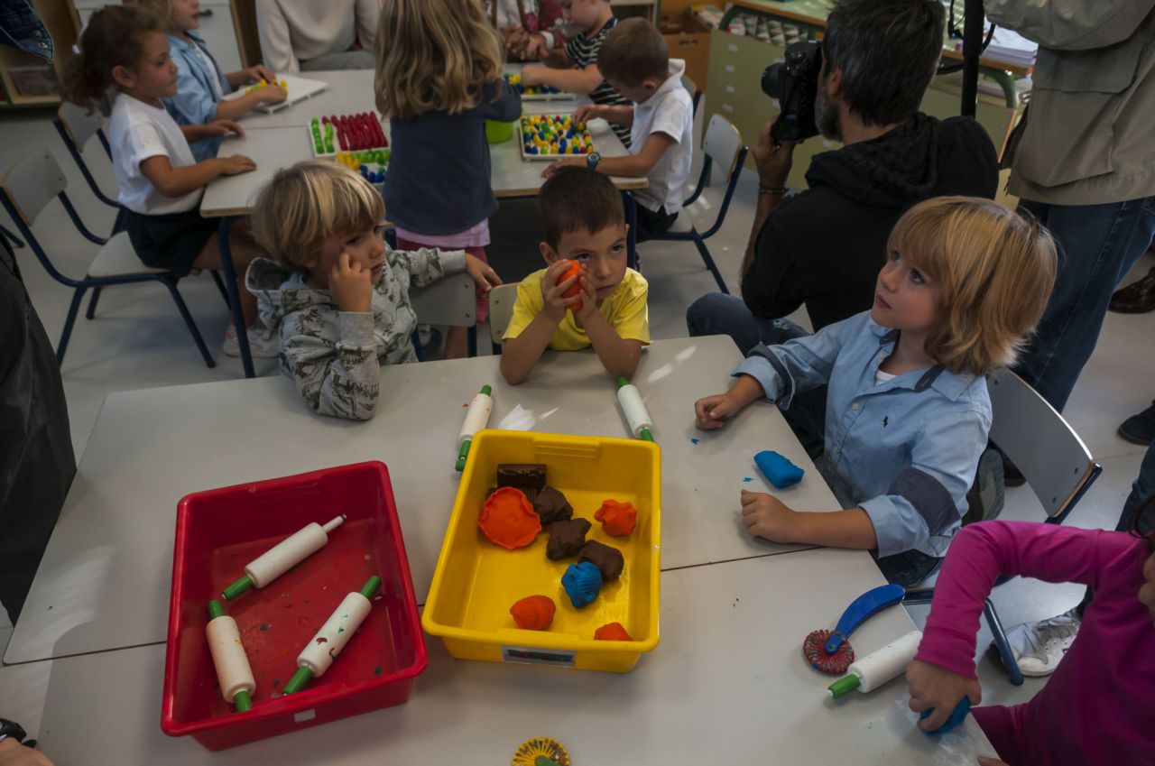 Septiembre llegaba con la mochila puesta para los niños y niñas de la Comunidad de Madrid. El calendario escolar arrancaba su primera página el viernes 6 de septiembre con un gasto medio de casi 1.100 euros por alumno de educación pública, posicionando a Madrid como la región que más gastos afronta de media al comienzo del curso, según un análisis publicado por la web Kelisto.es. 
Continúe leyendo>>


