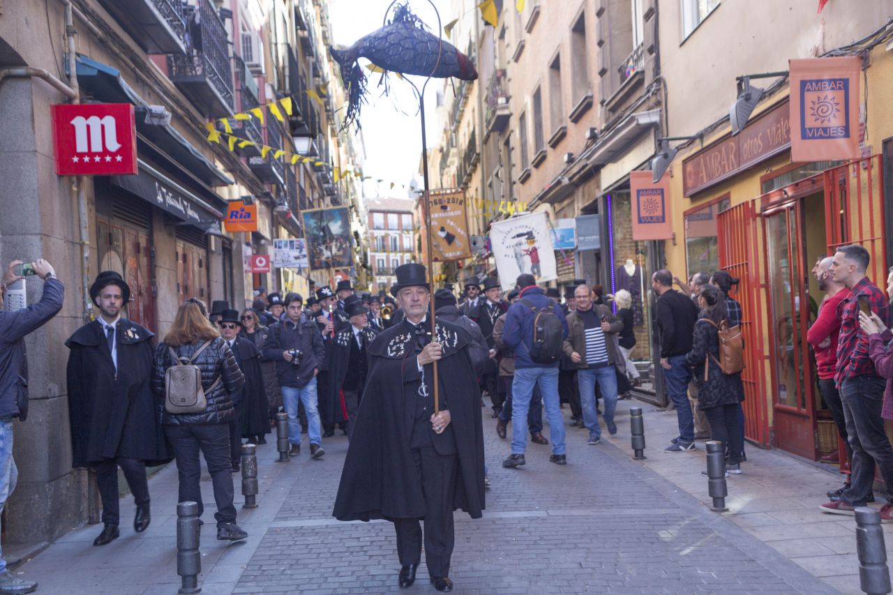 La alegre cofradía entierra la Sardina en el carnaval 2020