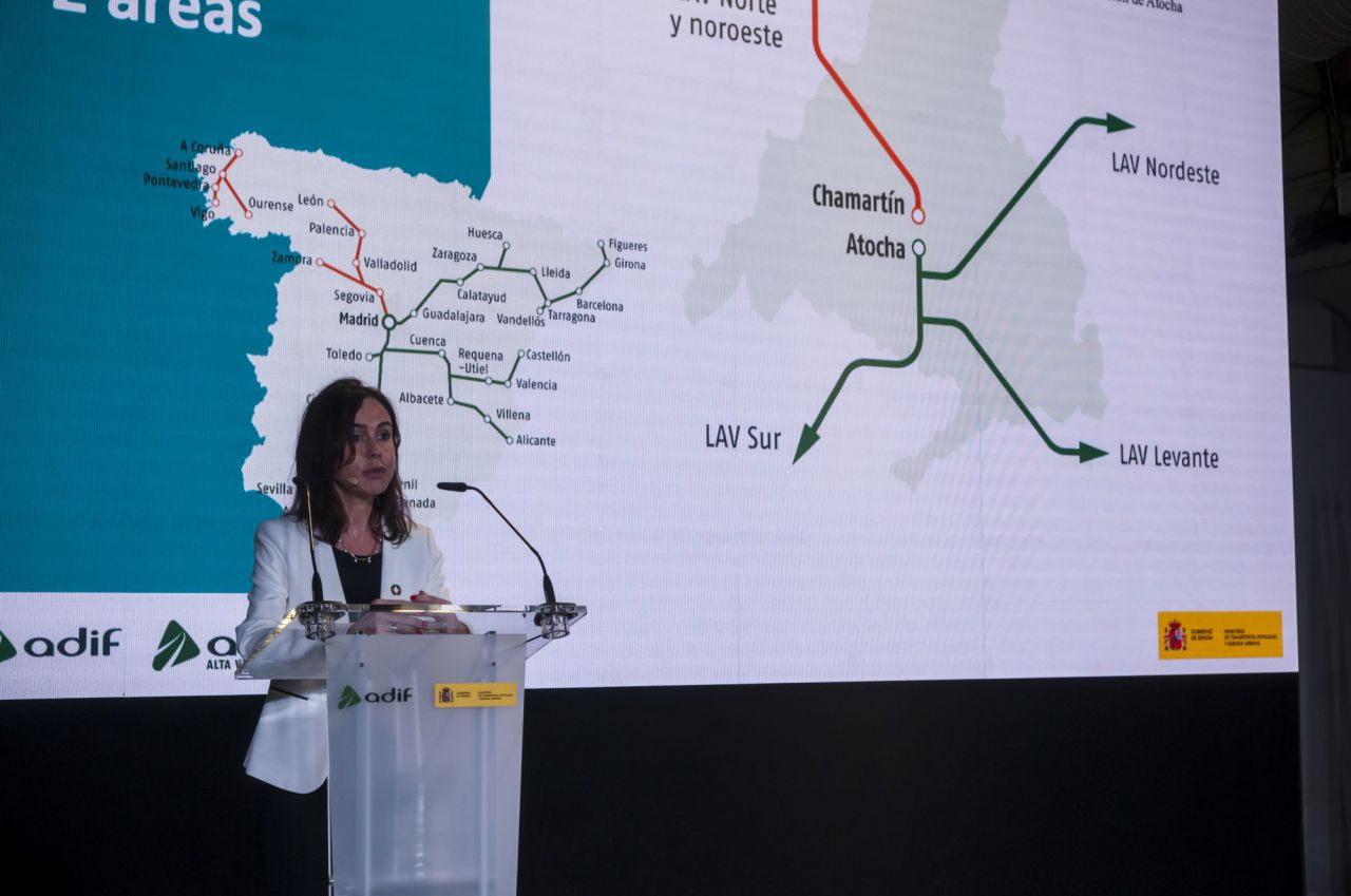 “La oportunidad de que esta actuación coincida en el tiempo y lugar con la estratégica operación de Madrid Nuevo Norte es una ocasión irrepetible para que ambas actuaciones se potencien y den lugar a un espacio único que sirve de motor a Madrid y al mismo tiempo a toda la red ferroviaria española en su conjunto”, ha indicado Pardo de Vera durante la presentación.