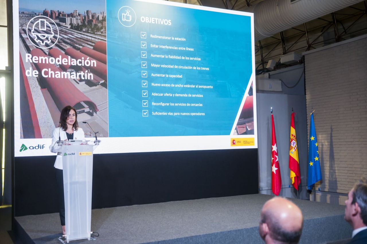 “La oportunidad de que esta actuación coincida en el tiempo y lugar con la estratégica operación de Madrid Nuevo Norte es una ocasión irrepetible para que ambas actuaciones se potencien y den lugar a un espacio único que sirve de motor a Madrid y al mismo tiempo a toda la red ferroviaria española en su conjunto”, ha indicado Pardo de Vera durante la presentación.