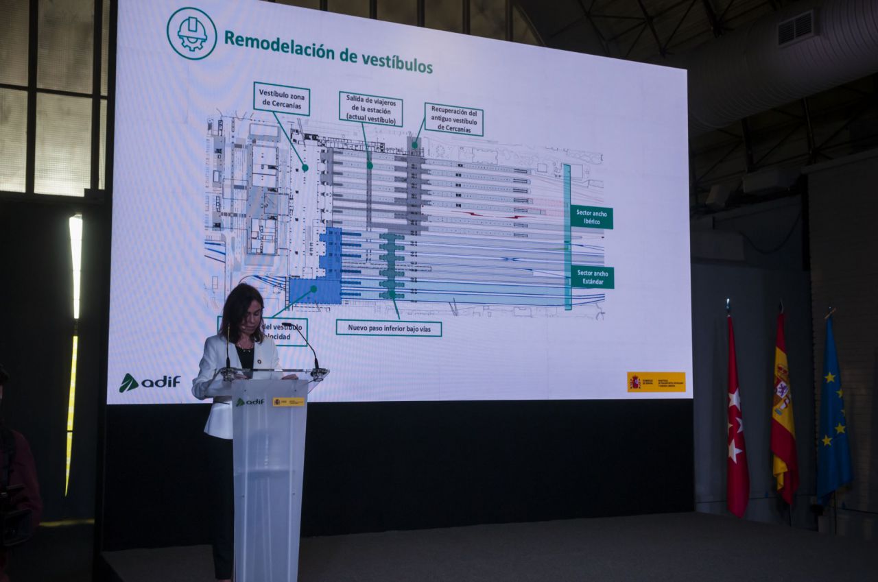 “La oportunidad de que esta actuación coincida en el tiempo y lugar con la estratégica operación de Madrid Nuevo Norte es una ocasión irrepetible para que ambas actuaciones se potencien y den lugar a un espacio único que sirve de motor a Madrid y al mismo tiempo a toda la red ferroviaria española en su conjunto”, ha indicado Pardo de Vera durante la presentación.