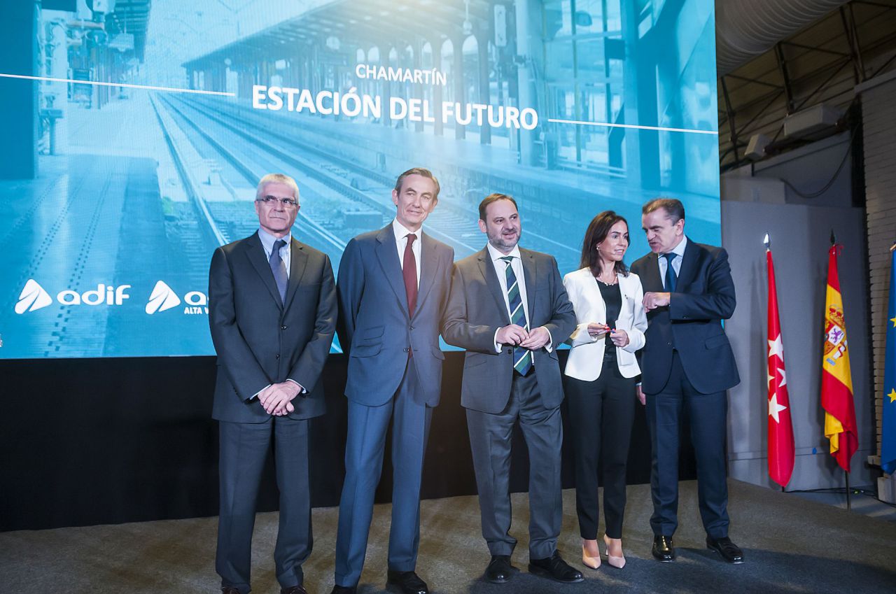 El lanzamiento de este concurso constituye el pistoletazo de salida de un 'macroproyecto' que en su conjunto se estima que conllevará una financiación de entre 800 y 1.200 millones de euros, y que además se enmarca en la denominada 'Operación Chamartín', el proyecto urbanístico del Norte de la capital.