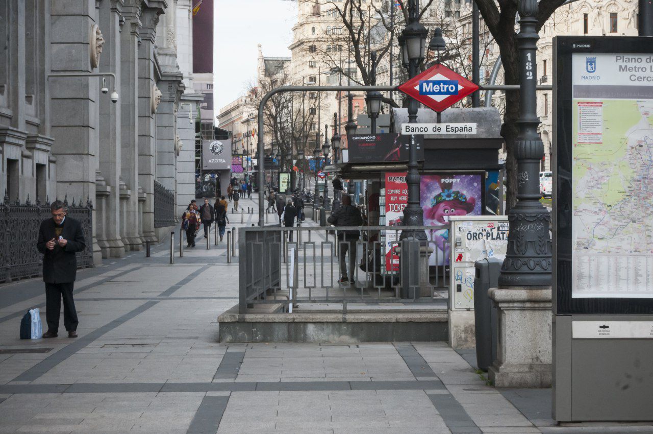 Las calles de Madrid permanecen casi desiertas ante la expansión del coronavirus