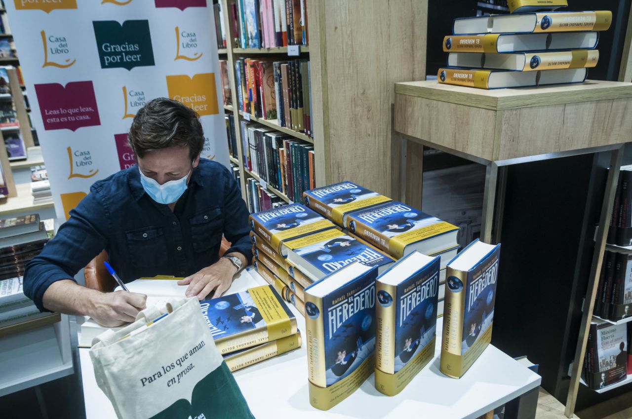 apertura, escritores,Rafael Tarraba