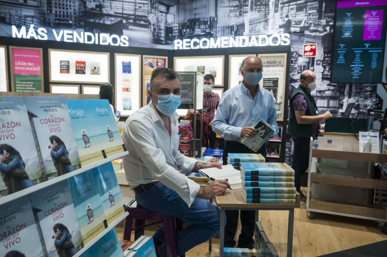 apertura, escritores,Peridis