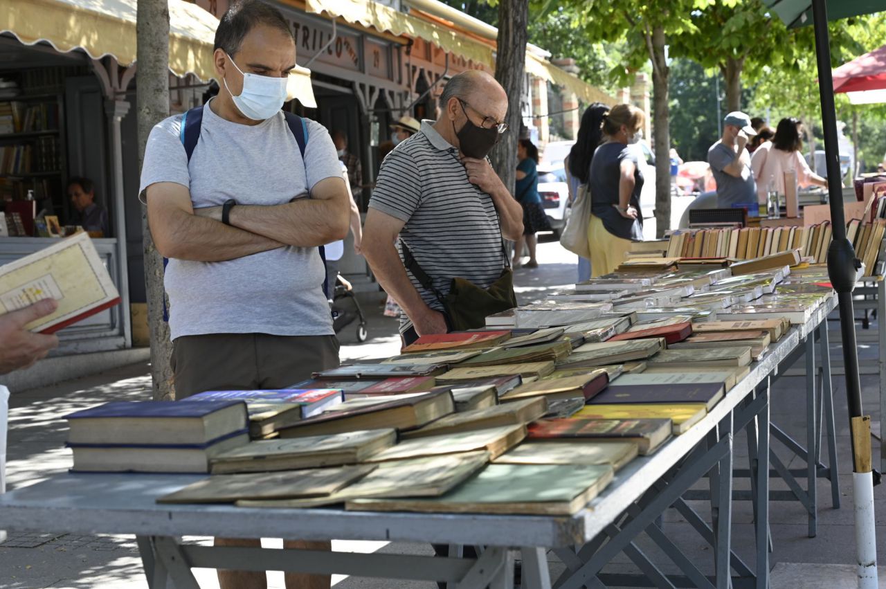 Libros,musica,pintura,romocion.