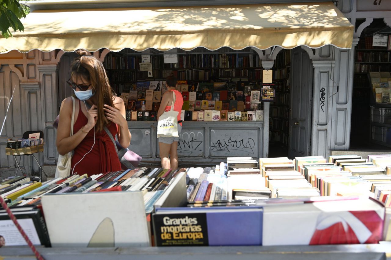 Libros,musica,pintura,romocion.