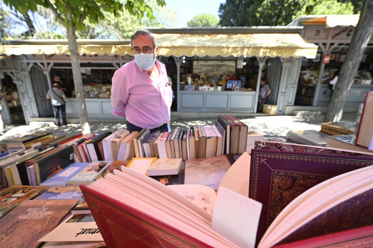 Libros,musica,pintura,romocion.