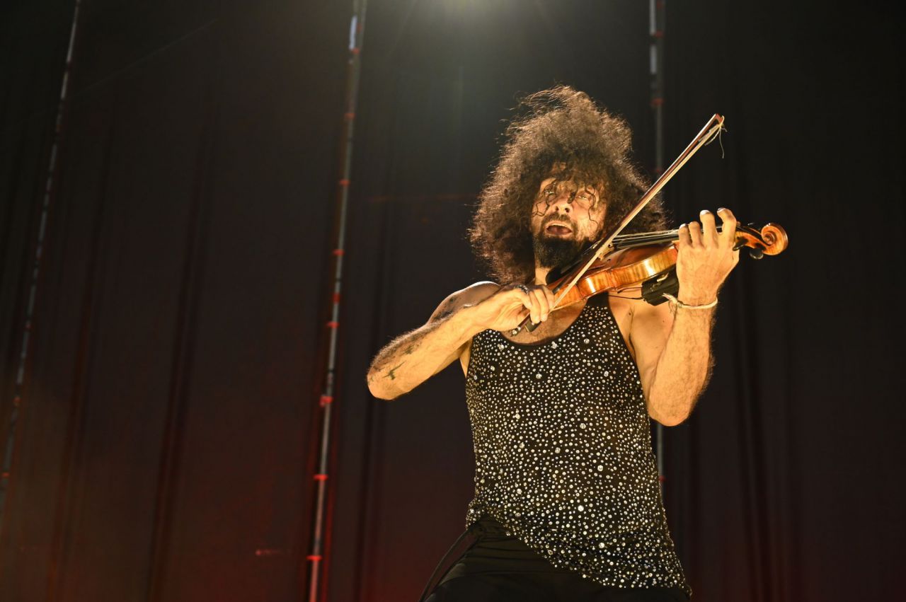 Musico,violinista,primera actuación