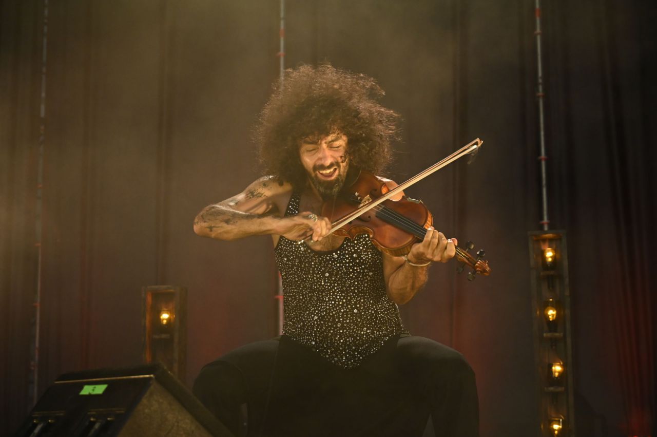 Musico,violinista,primera actuación