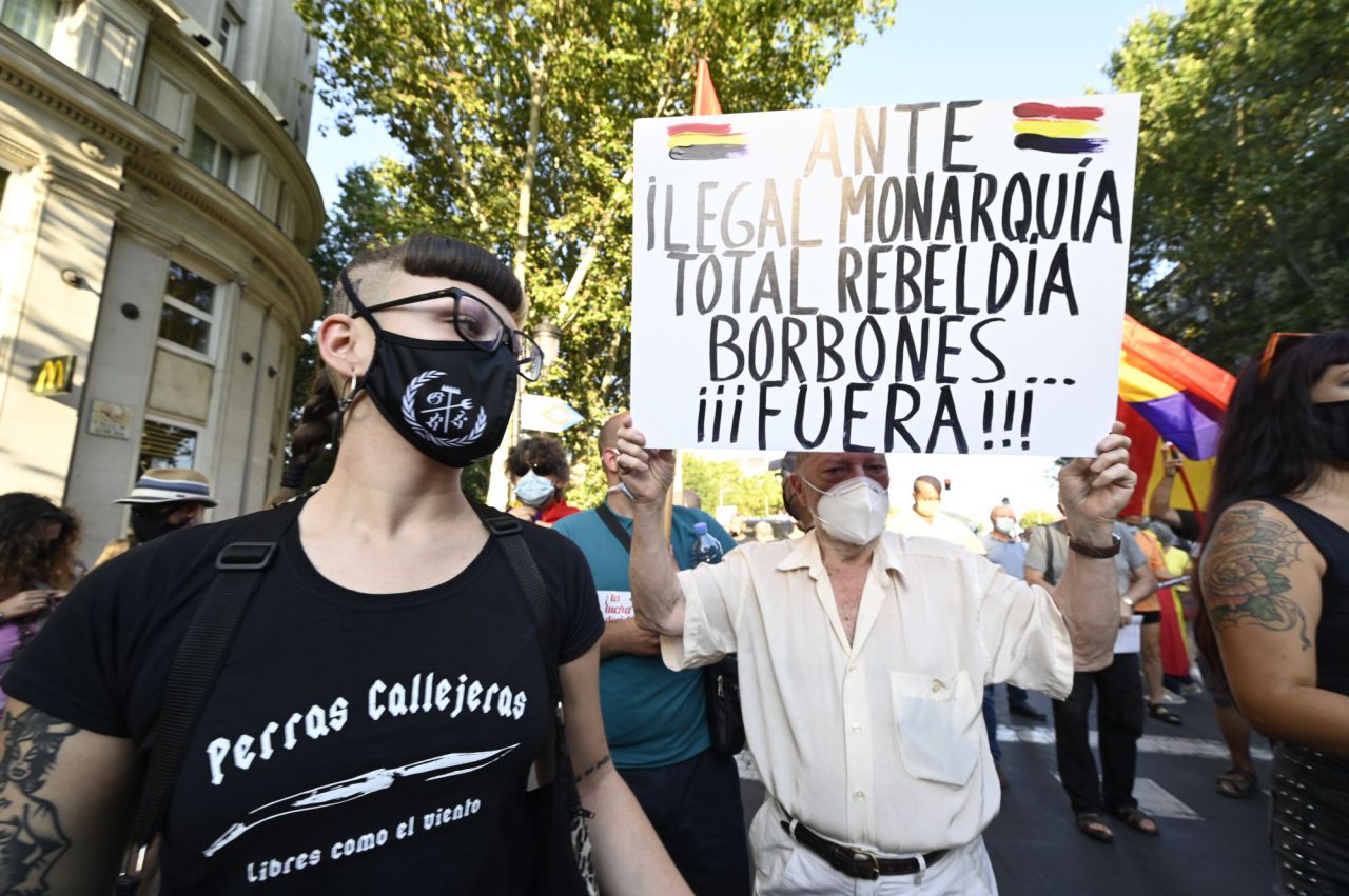Manifestación,contra, Borobones, si a la Republica.