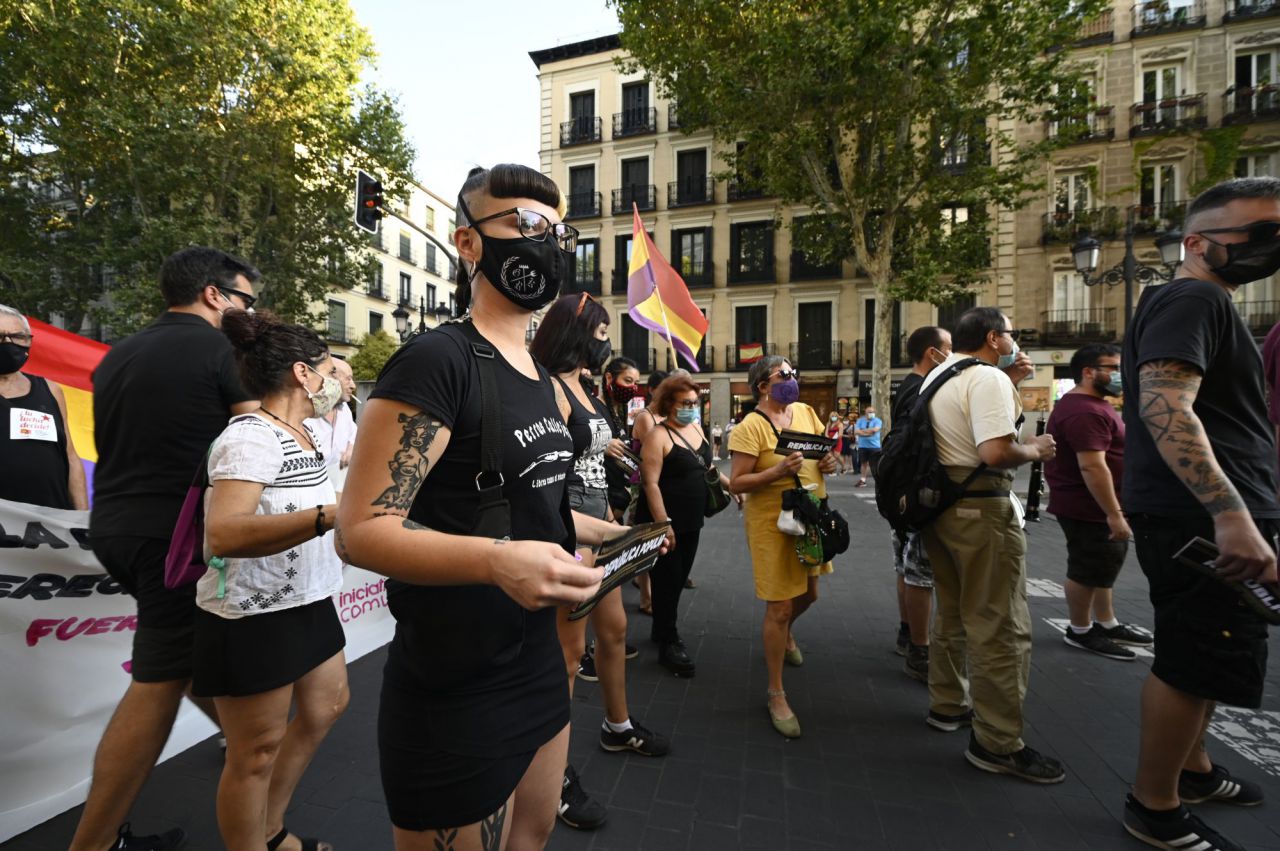Manifestación,contra, Borobones, si a la Republica.