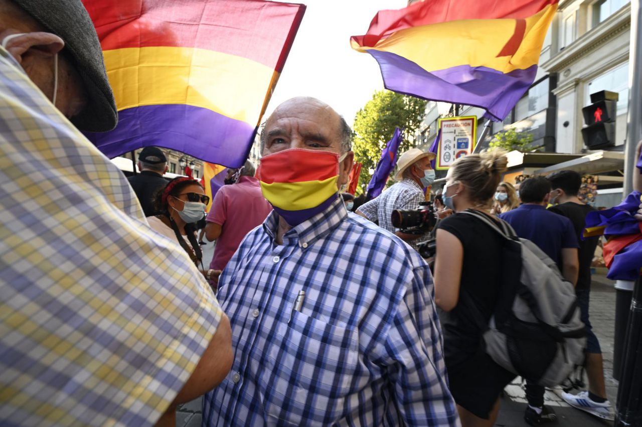 Manifestación,contra, Borobones, si a la Republica.