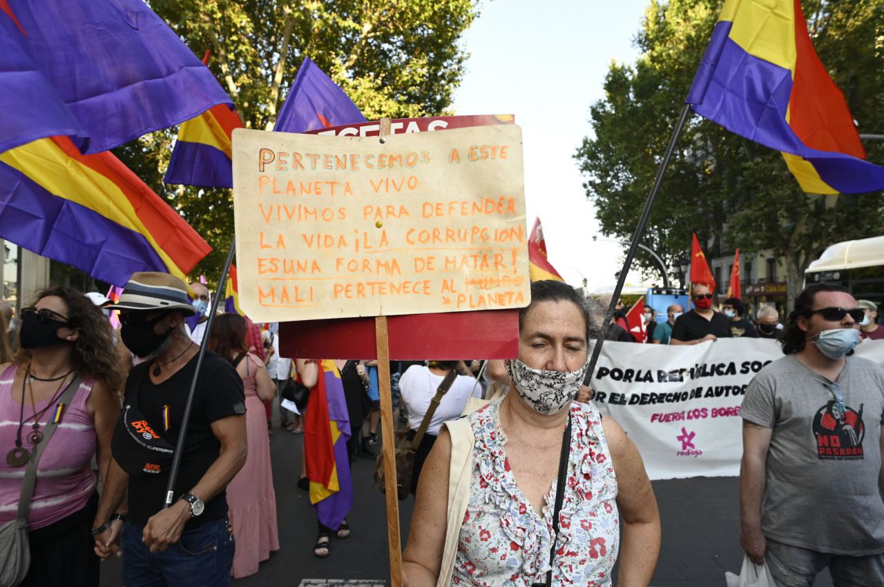 Manifestación,contra, Borobones, si a la Republica.