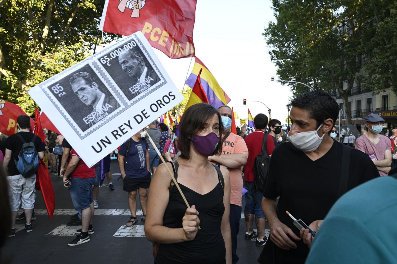 Manifestación,contra, Borobones, si a la Republica.