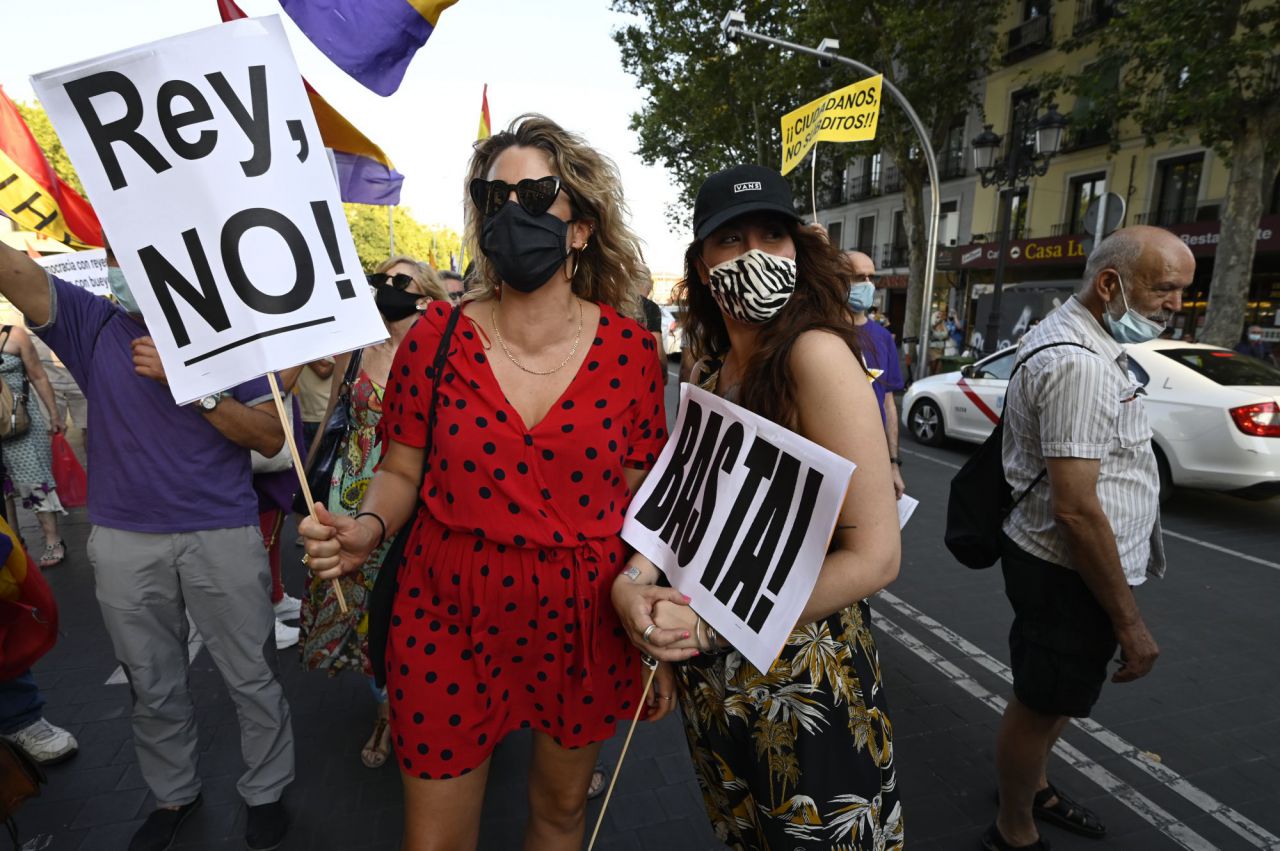 Manifestación,contra, Borobones, si a la Republica.