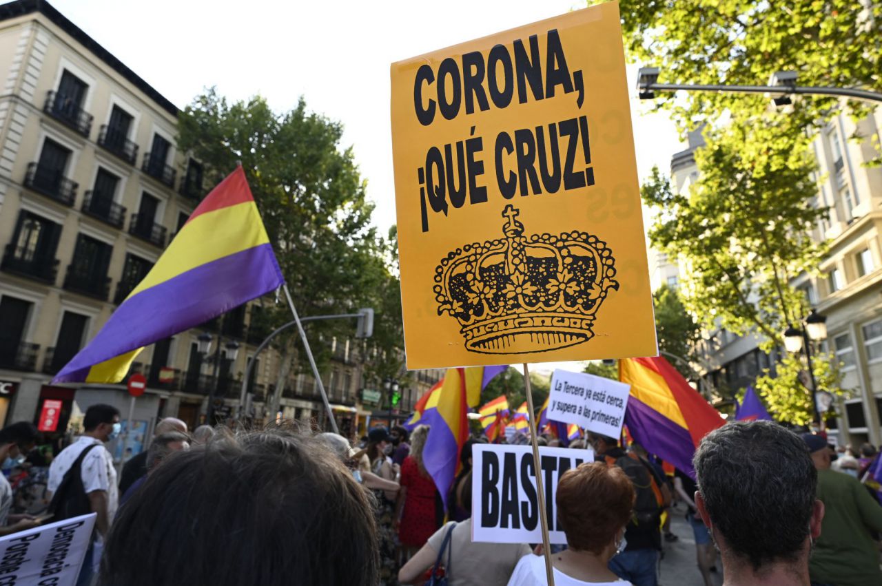Manifestación,contra, Borobones, si a la Republica.