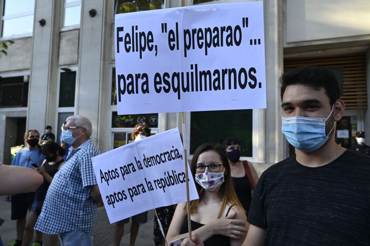 Manifestación,contra, Borobones, si a la Republica.
