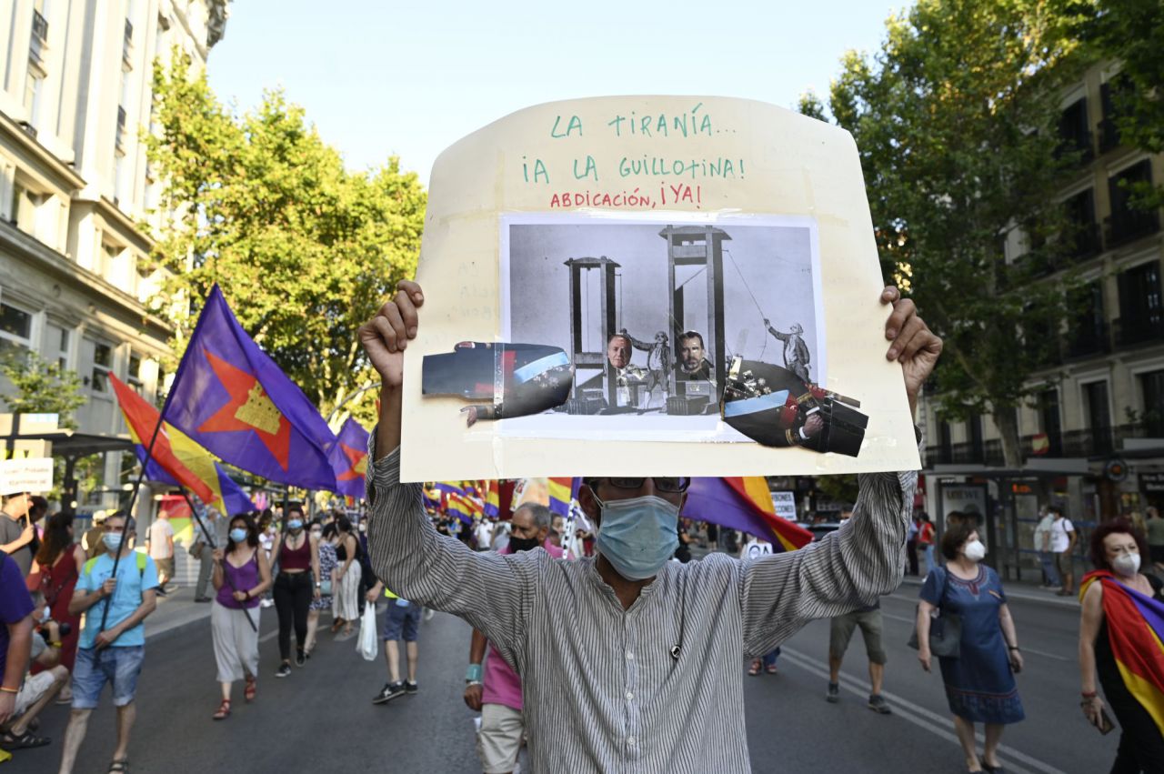 Manifestación,contra, Borobones, si a la Republica.