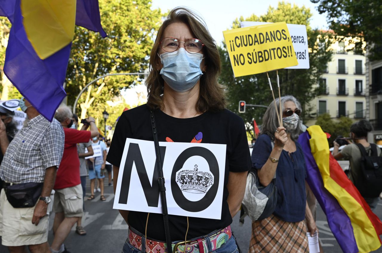 Manifestación,contra, Borobones, si a la Republica.