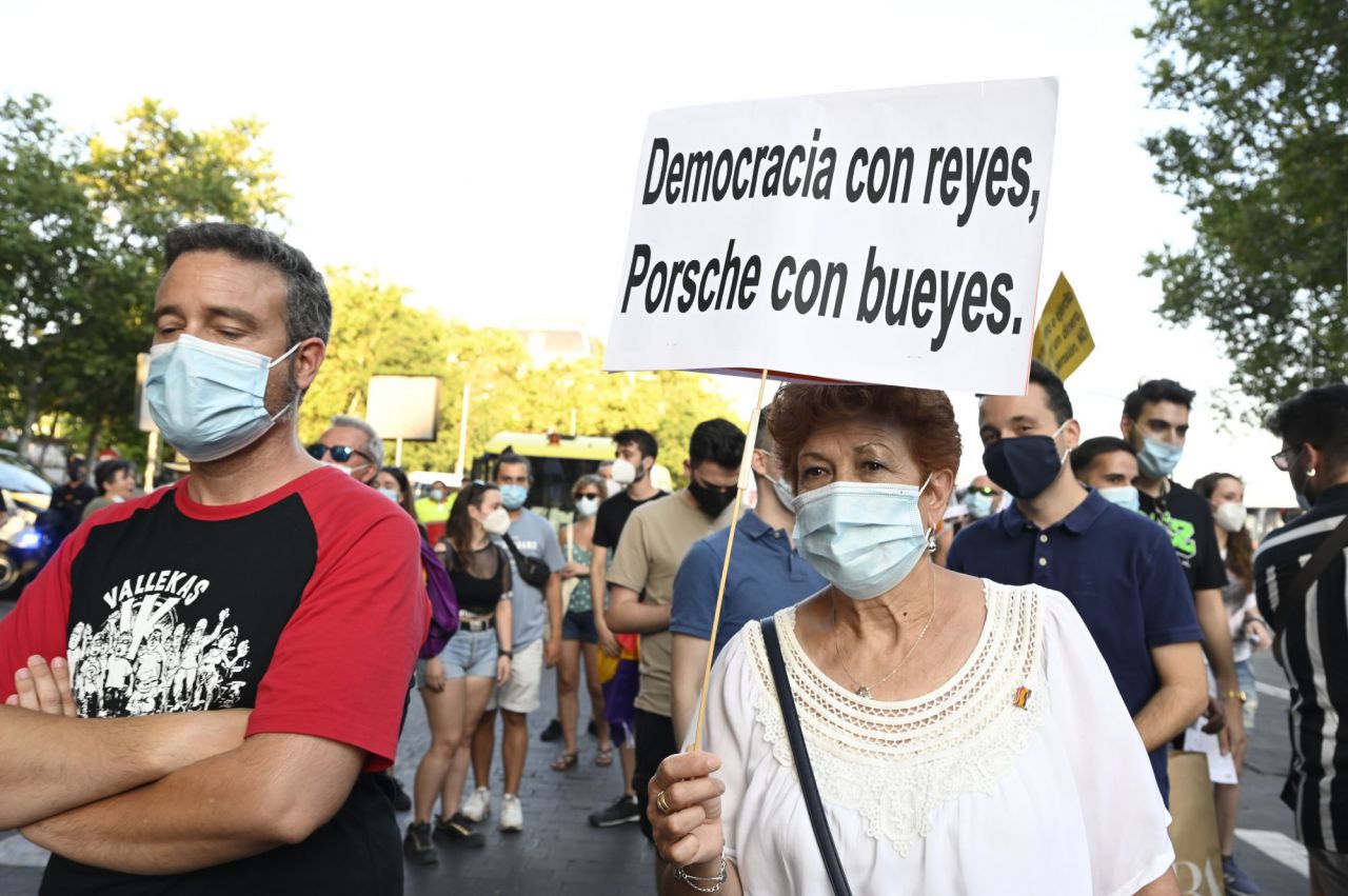 Manifestación,contra, Borobones, si a la Republica.