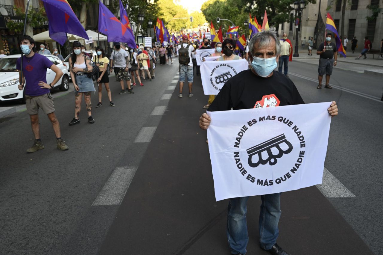 Manifestación,contra, Borobones, si a la Republica.