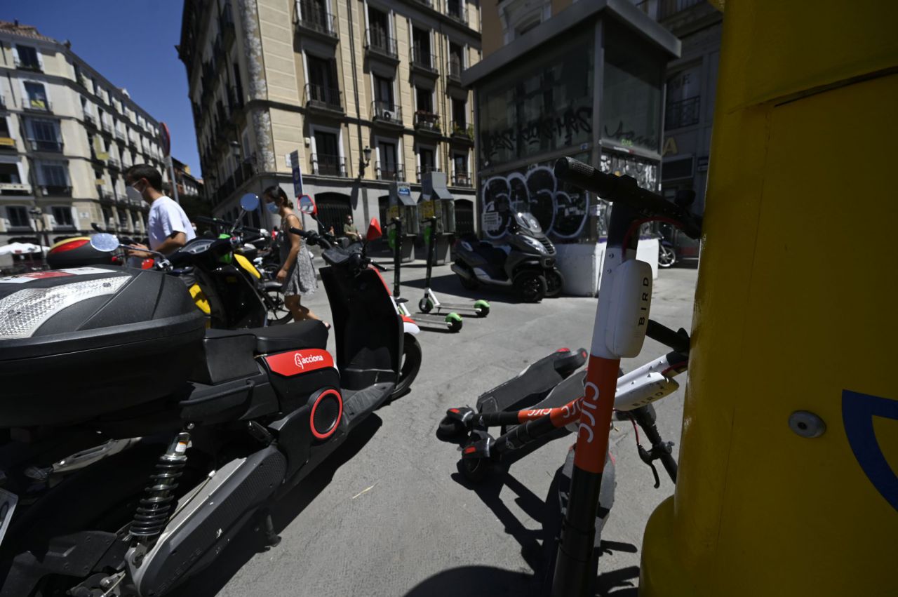 patinetes eléctricos,motos alquiler,invasion,Madrid