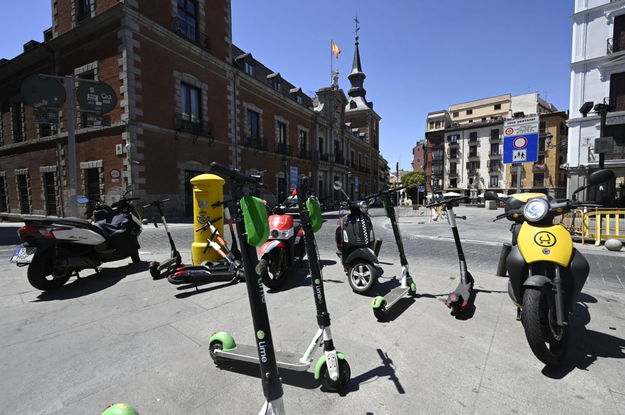 patinetes eléctricos,motos alquiler,invasion,Madrid