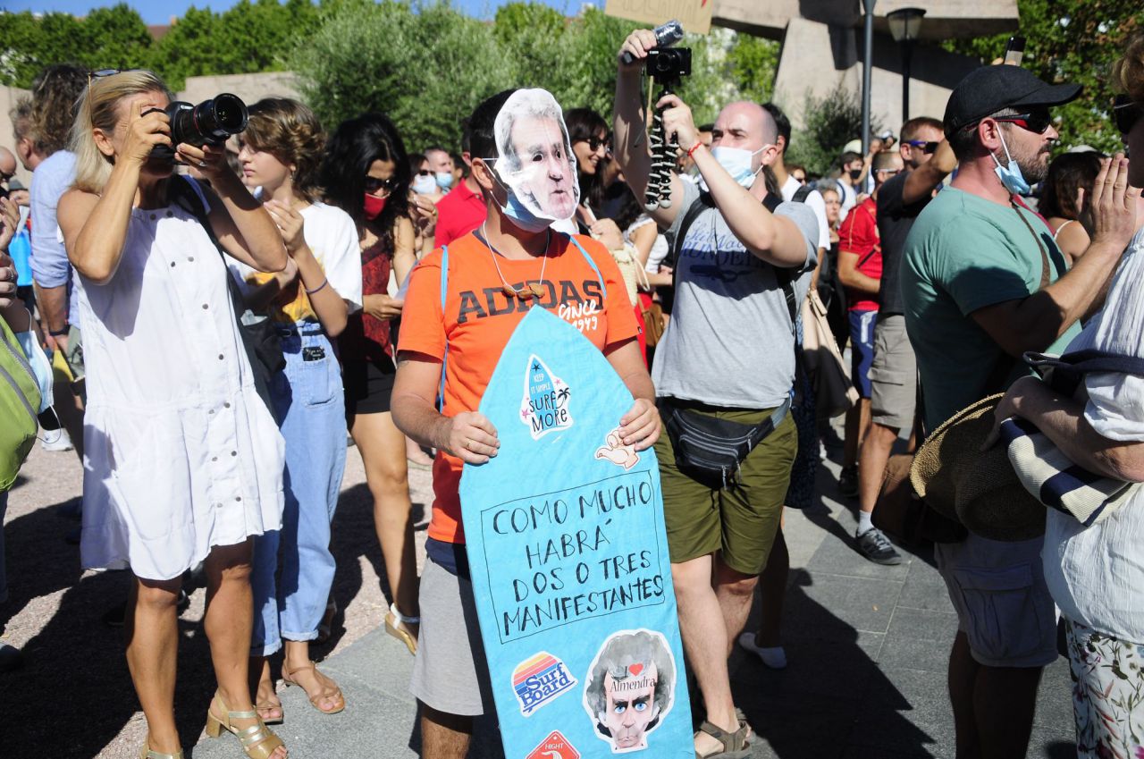 Cerca de 2.000 personas protestan en Colón contra el uso de la mascarilla 