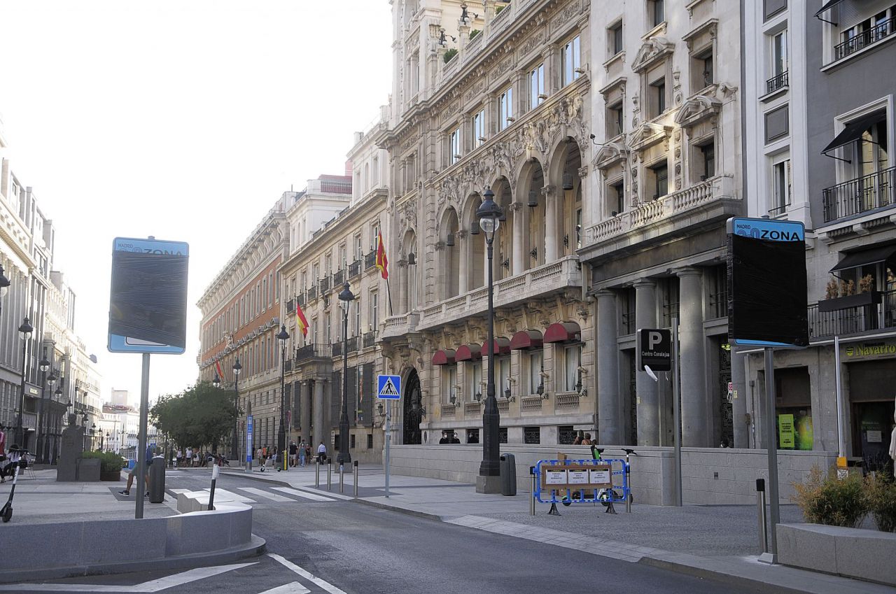 Señalización en el entorno de Canalejas sobre la peatonalización de la Puerta del Sol 