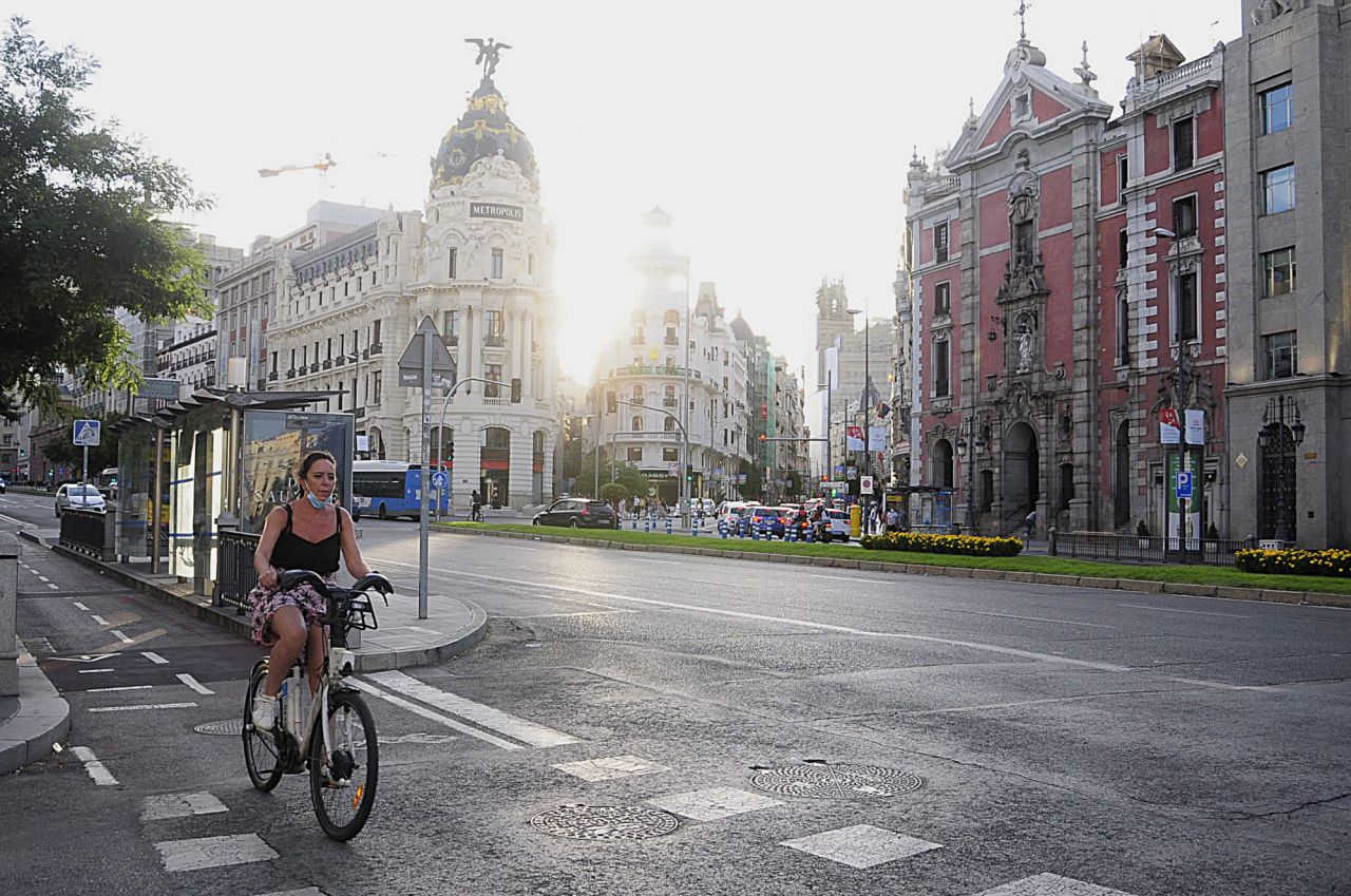 Bicicletas eléctricas sin base fija desplegadas en Madrid. 