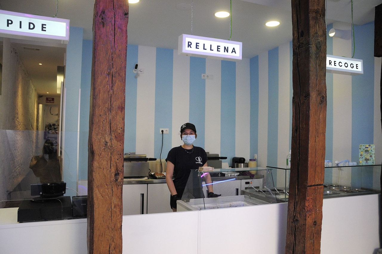 Los Coñofres, gofres con forma de vagina, de venta en el barrio de Chueca 