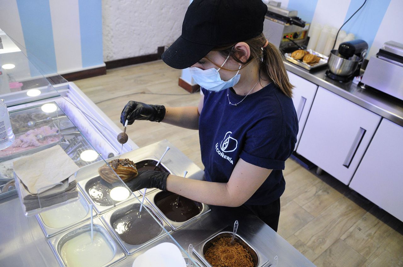 Los Coñofres, gofres con forma de vagina, de venta en el barrio de Chueca 