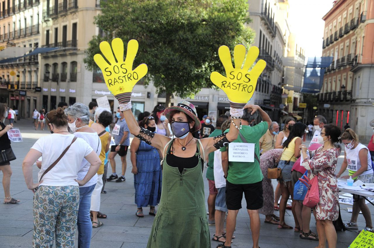 Los trabajadores del Rastro de Cascorro protestan en la Plaza de Callao 