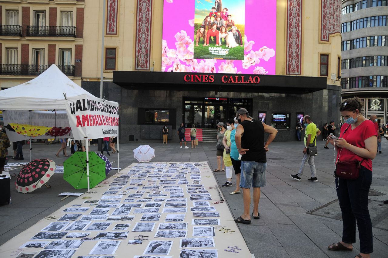 Los trabajadores del Rastro de Cascorro protestan en la Plaza de Callao 