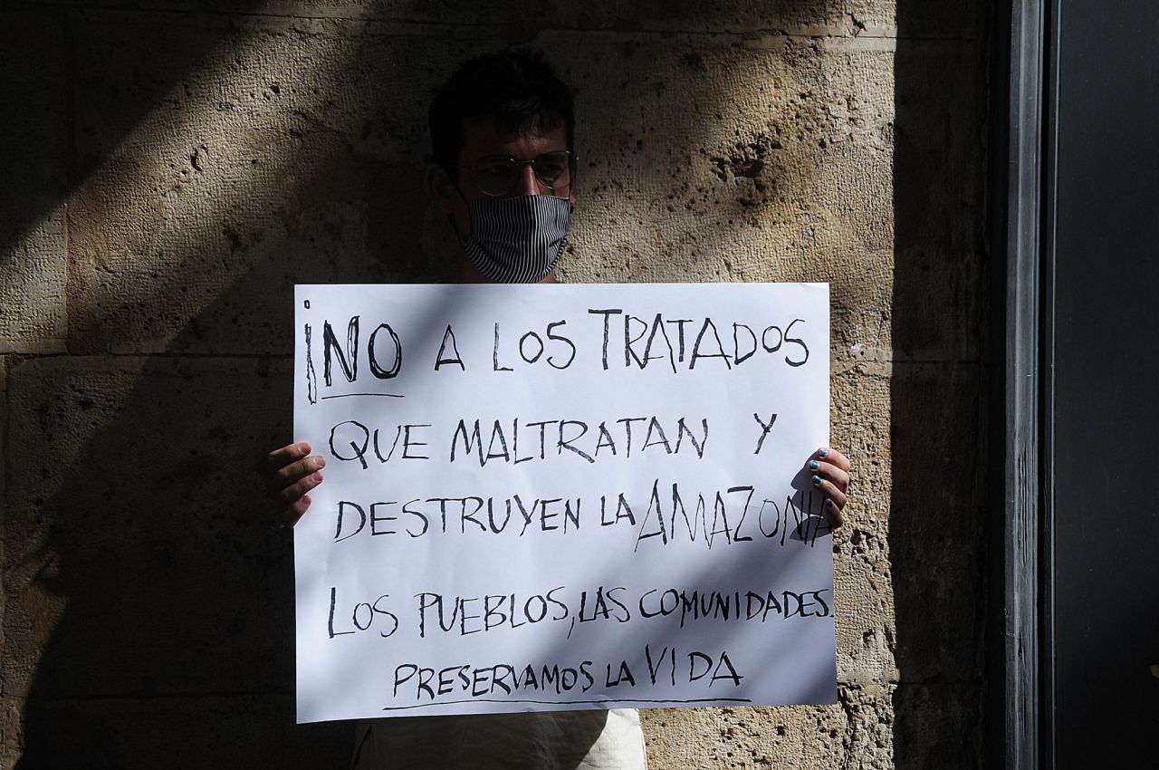Friday's for future, protesta ante la embajada de Brasil en Madrid en contra de la deforestación del Amazonas 