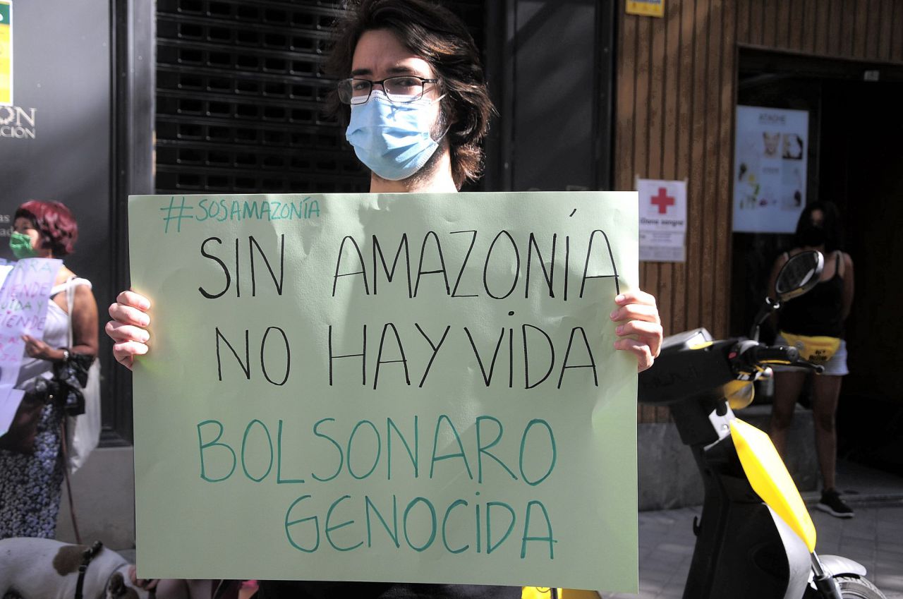 Friday's for future, protesta ante la embajada de Brasil en Madrid en contra de la deforestación del Amazonas 