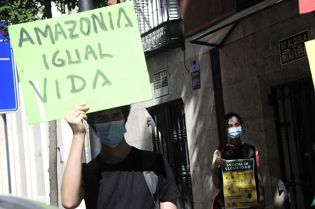 Friday's for future, protesta ante la embajada de Brasil en Madrid en contra de la deforestación del Amazonas 