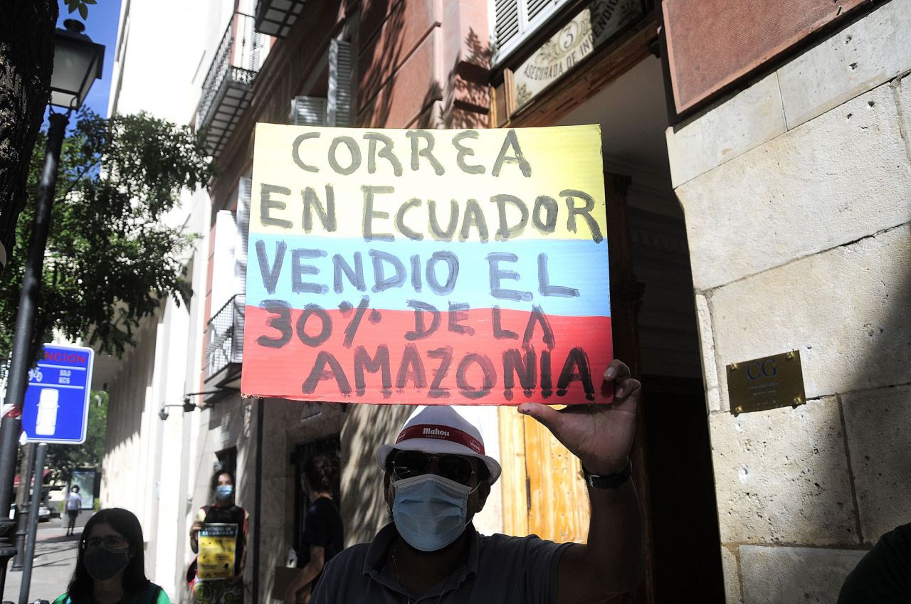 Friday's for future, protesta ante la embajada de Brasil en Madrid en contra de la deforestación del Amazonas 
