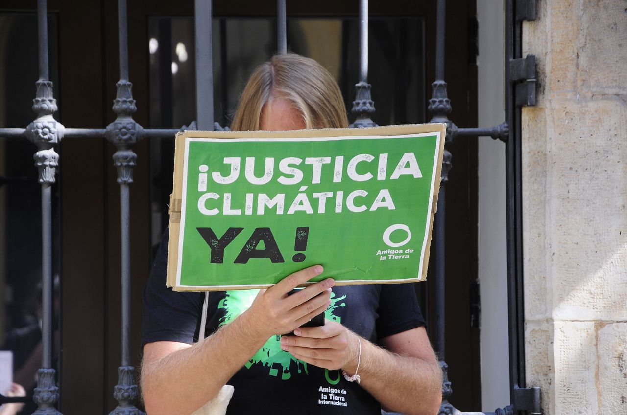 Friday's for future, protesta ante la embajada de Brasil en Madrid en contra de la deforestación del Amazonas 
