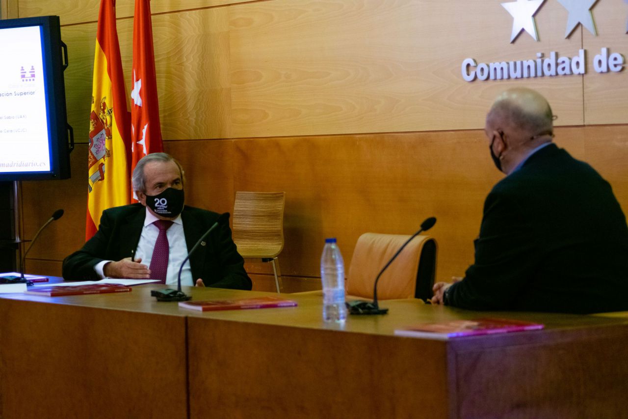 Constantino Mediavilla y Emilio Lora Tamayo, rector de la Universidad Camilo José Cela (UCJC)