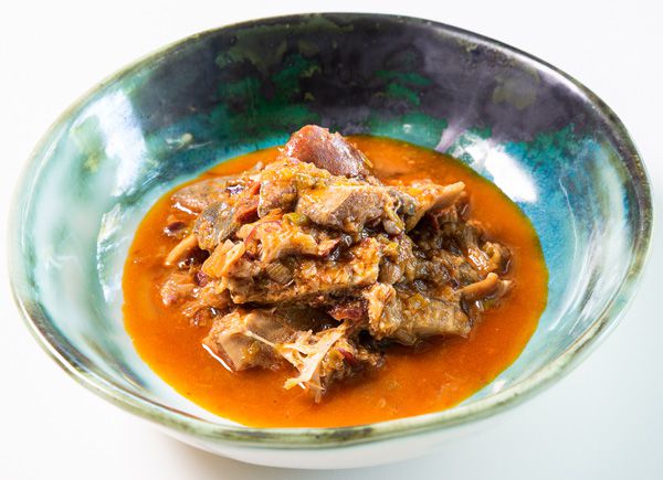 Callos de ternera guisados con pata y morro
