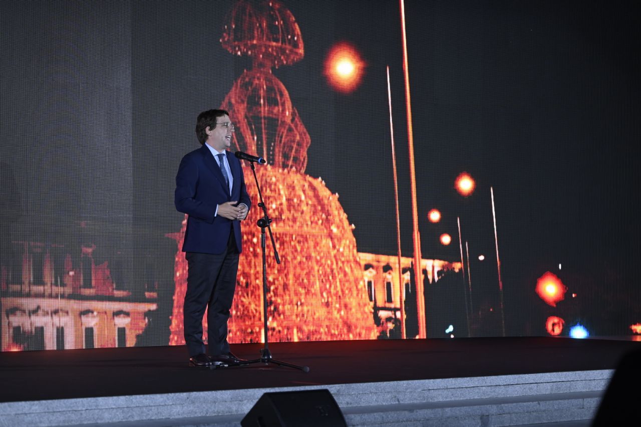 El alcalde de Madrid en la cuenta atrás del encendido.