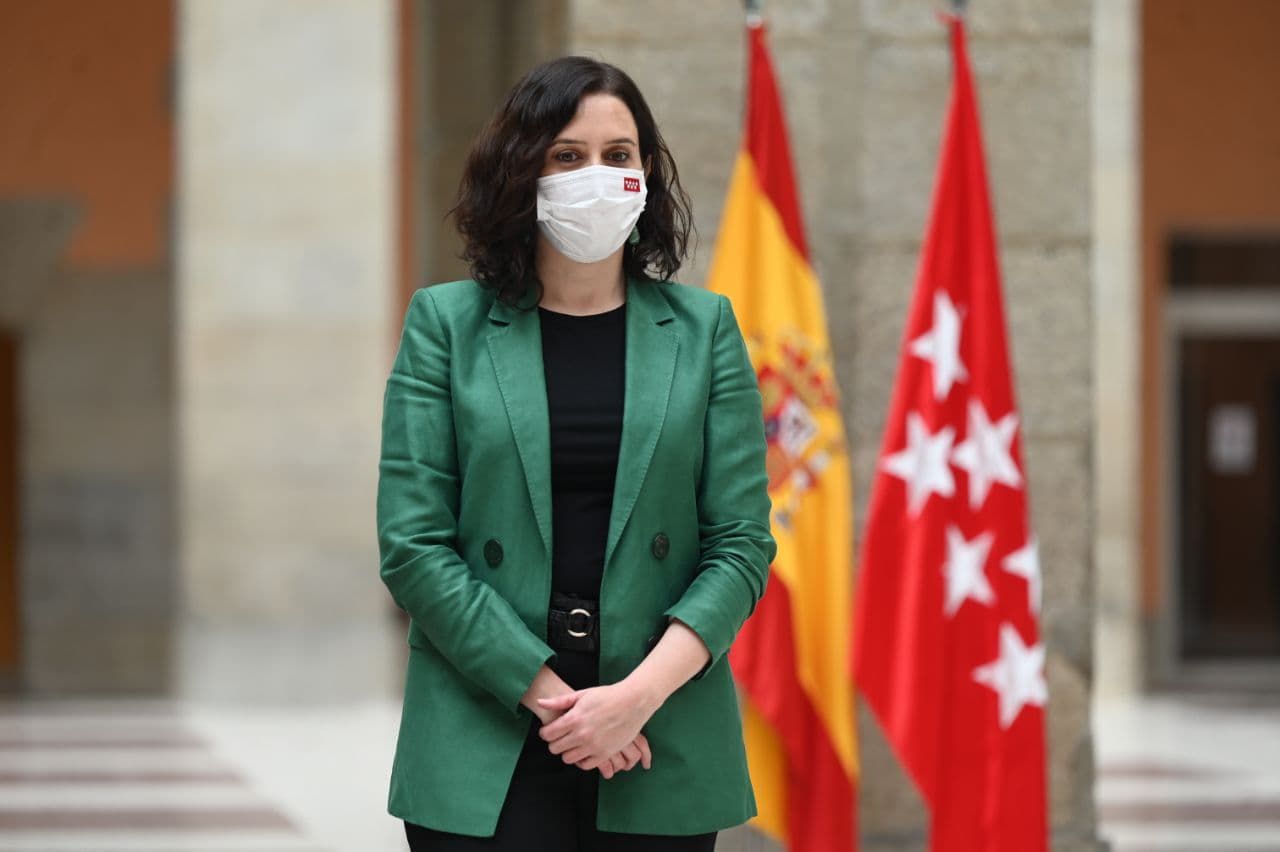 Isabel Díaz Ayuso, presidenta de la Comunidad de Madrid, durante la presentación del primer autos de hidrógeno que se pone en circulación, a modo de prueba, en España