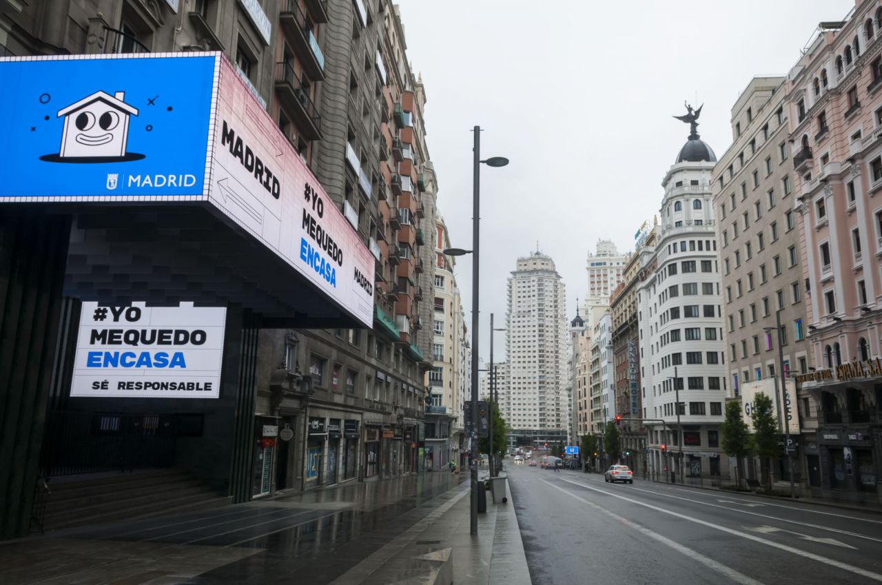 No Salgas. en   Cartel