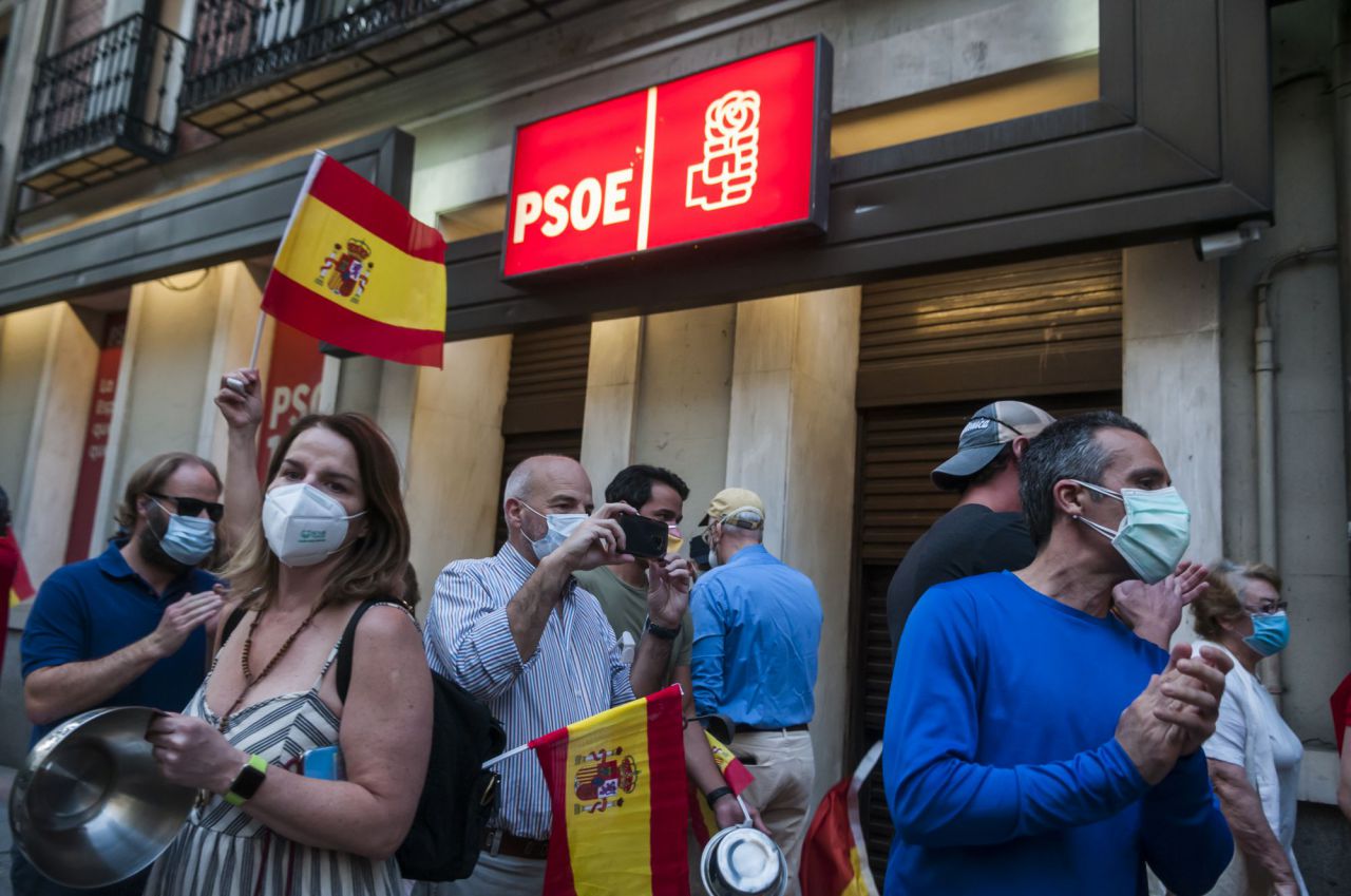 protesta,psoe,sede,cacelorada detención