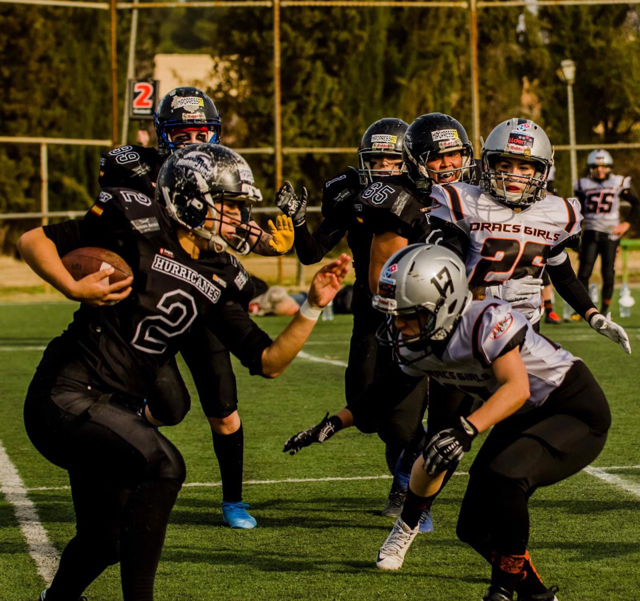 Partido Zaragoza Hurricanes (negro) vs Badalona Dracs (gris plata)