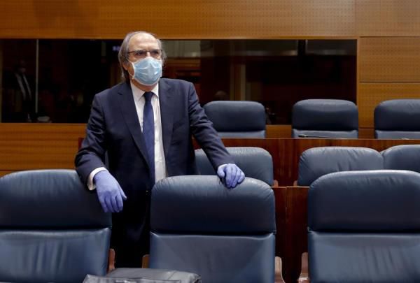 Ángel Gabilondo durante el Pleno especial de la Asamblea por la crisis sanitaria del Covid-19
