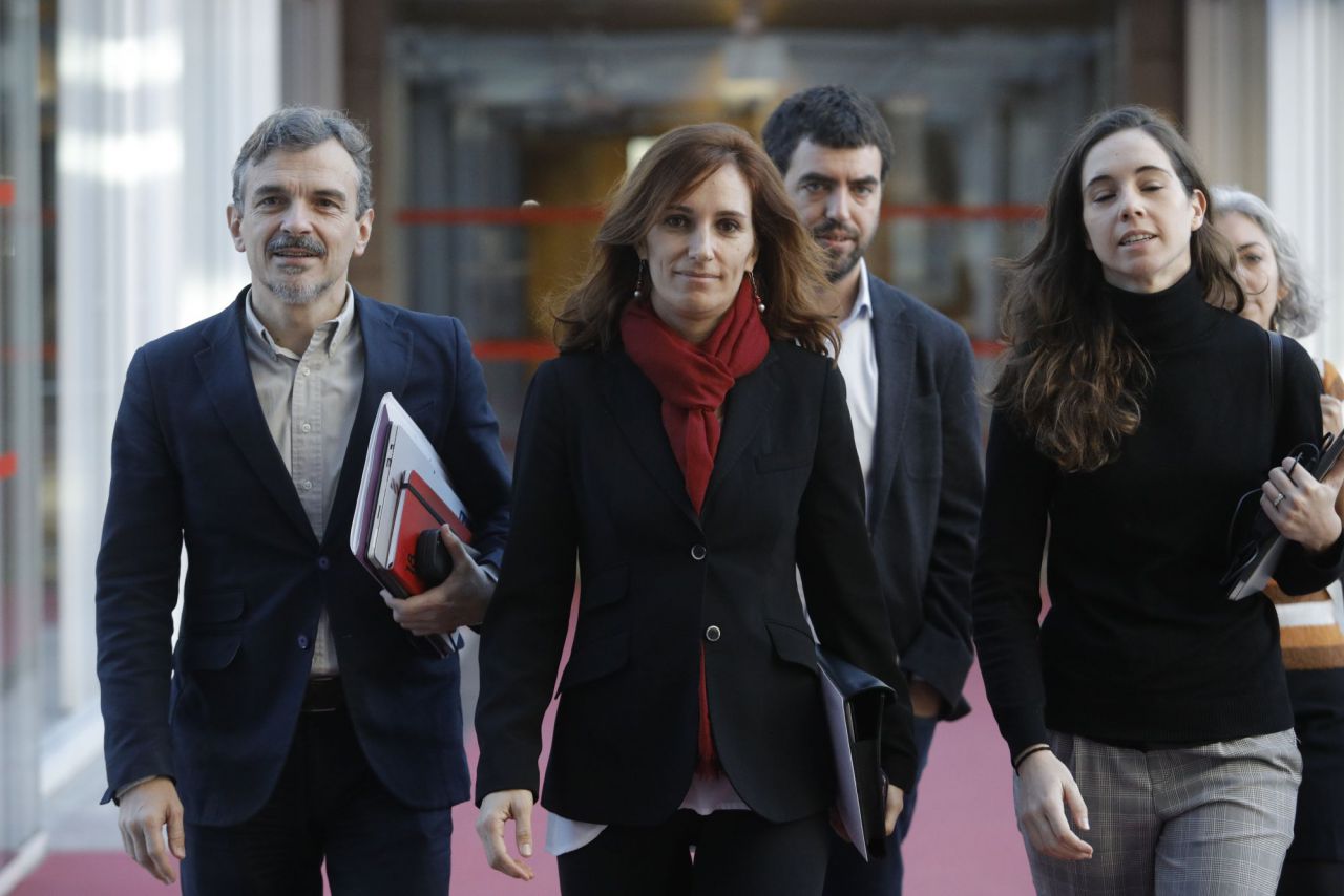 Nueva dirección del grupo parlamentario de Podemos en la Asamblea de Madrid, presidido por la diputada Mónica García.