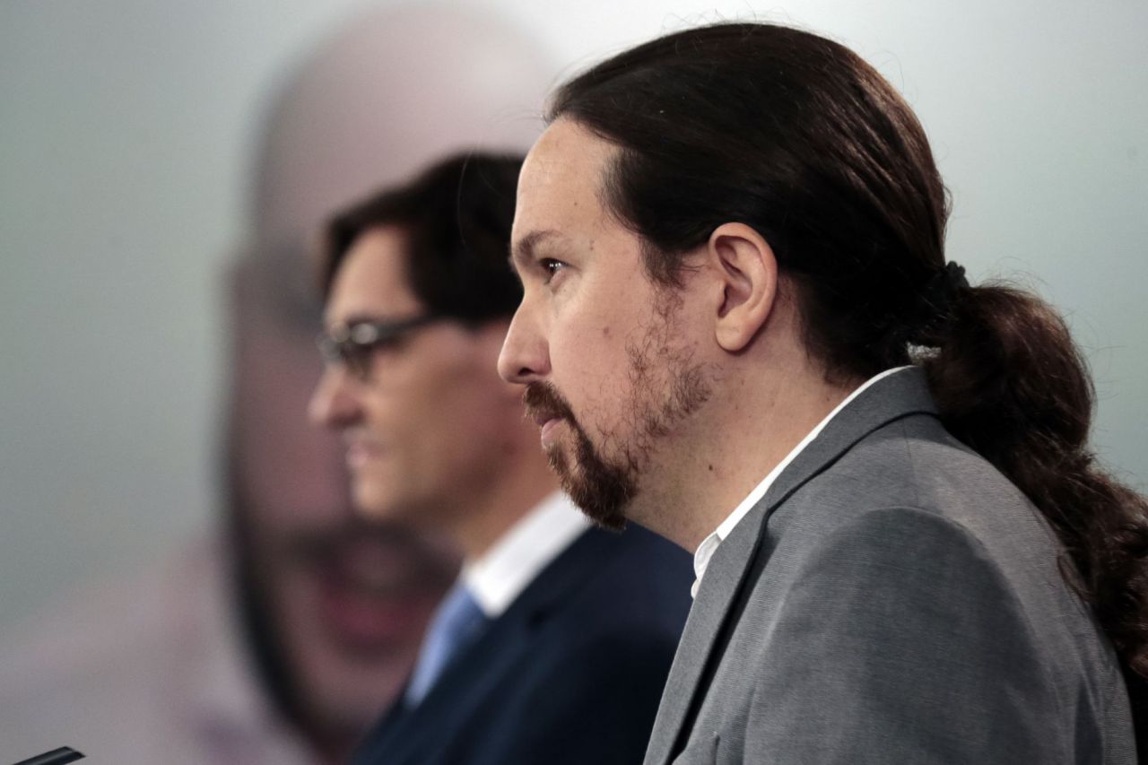 El ministro de Sanidad, Salvador Illa; y el vicepresidente segundo y ministro de Derechos Sociales, Pablo Iglesias